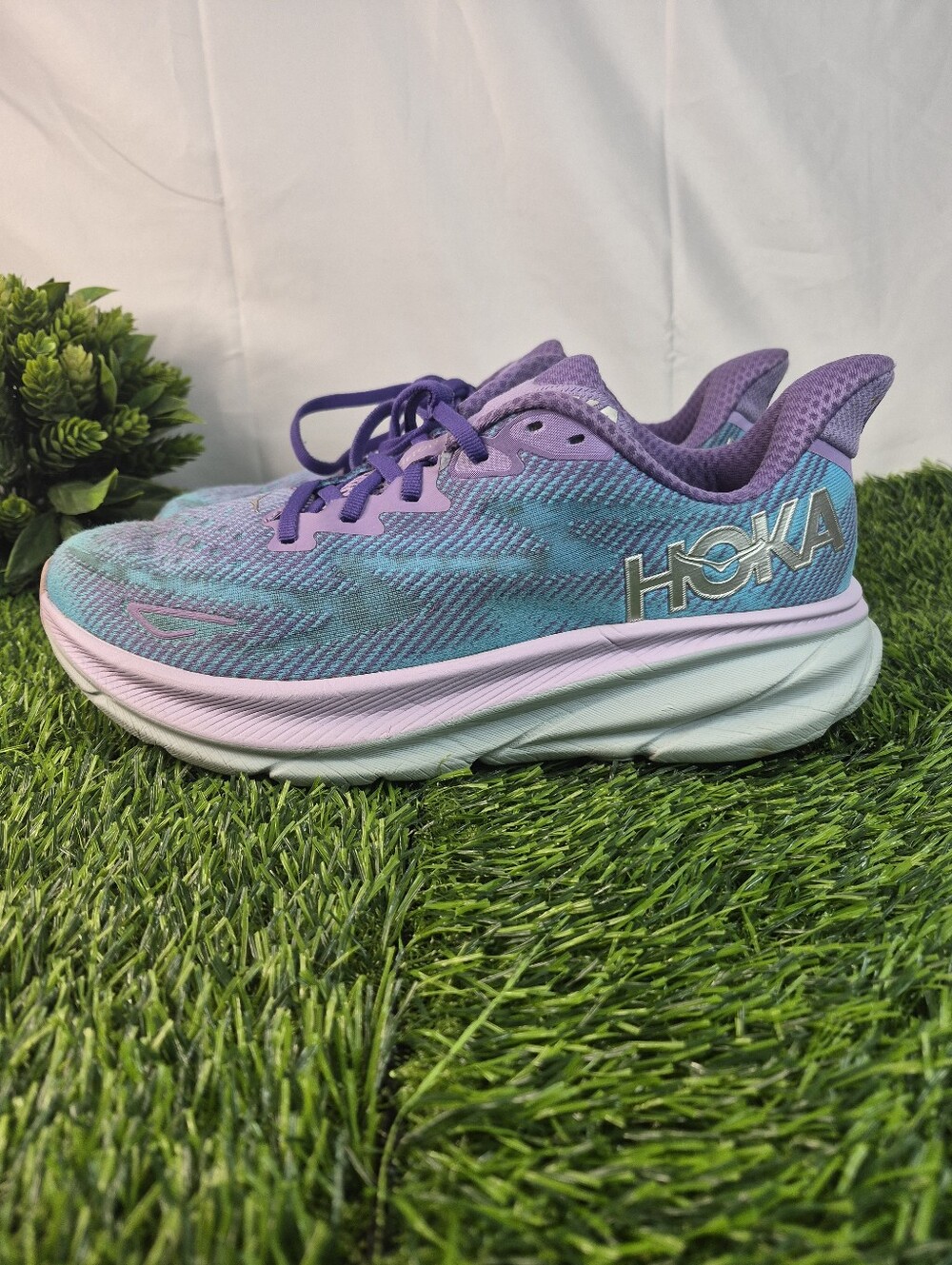 HOKA Clifton 9 Women’s Size 9B Running Shoes Blue Teal Purple 1127896